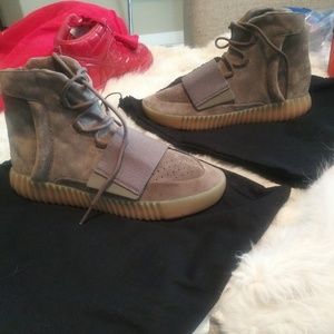 adidas Yeezy Boost 750 Light Grey Glow In the Dark